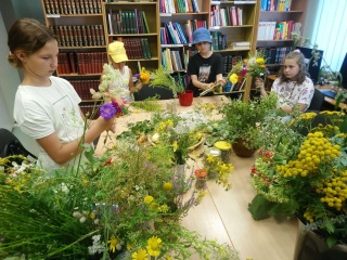 „Šventųjų žolynų puokštė” Baltosios Vokės bibliotekoje