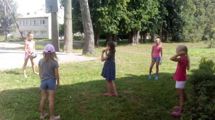 Linksmoji edukacinė popietė Skynimų bibliotekoje