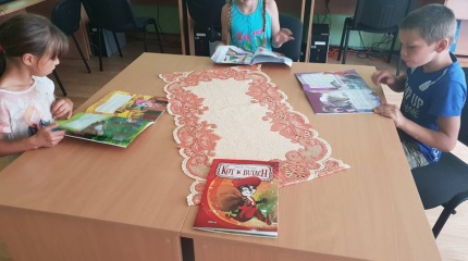 Garsinis pasakų skaitymas