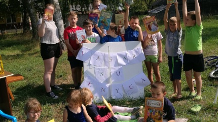 „Vasara su knyga“