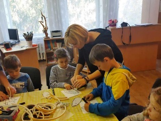 Meno terapija Pabarės bibliotekoje