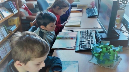 Garsinis knygučių skaitymas „Atostogos su knyga“