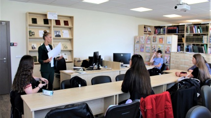 Kryžiažodžių sprendimas Šalčininkų viešojoje bibliotekoje