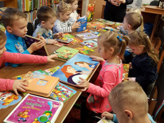 „Smalsučiai bibliotekoje“