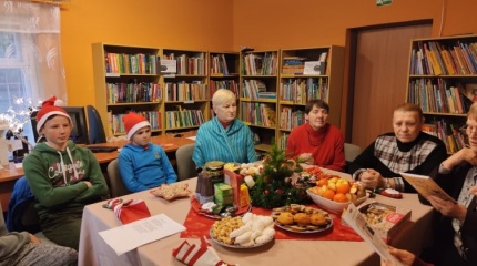 Kalėdų dvasia atkeliavo į Čiužiakampio biblioteką