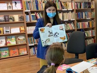 „Tikroji poezija: kai eilėraštyje lieka ne rankų, o širdies šešėlis“