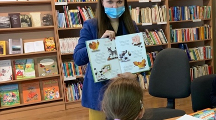 „Tikroji poezija: kai eilėraštyje lieka ne rankų, o širdies šešėlis“