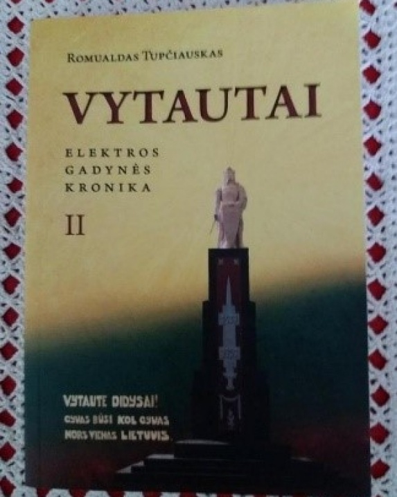 Vytautai : elektros gadynės kronika. Paukščiai palieka lizdus.
