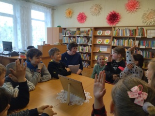 Literatūrinė popietė Pabarės bibliotekoje