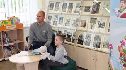Akcija „Tėčiai skaito vaikams“ Šalčininkų bibliotekoje