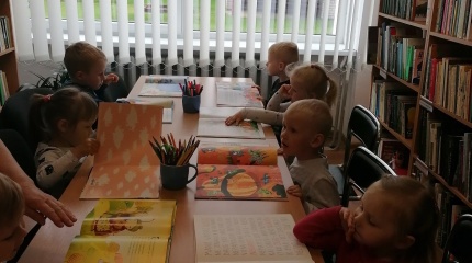 Pasakų valandėlė „Kas toj pasakoj gyvena“