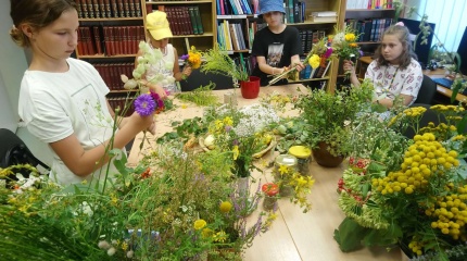 „Šventųjų žolynų puokštė” Baltosios Vokės bibliotekoje