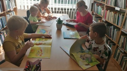 Pasakų popietė „Mes jau patys skaitome drąsiai“