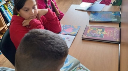 Garsinis pasakų skaitymas Jurgelionių bibliotekoje