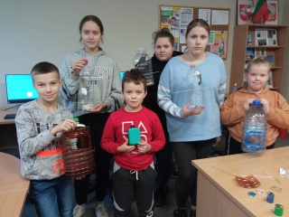 Tabariškių bibliotekoje vyko renginys „Rūšiuodami antrines žaliavas – saugojame gamtą“