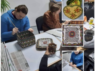 Akmenynės bibliotekoje vyko edukacinė valandėlė „Šedevrai iš atliekų"