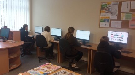 Tabariškių bibliotekoje svečiavosi Jašiūnų pagrindės mokyklos  mokiniai 