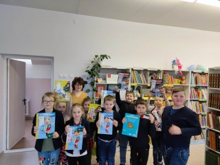 Jašiūnų bibliotekoje svečiavosi gimnazistai