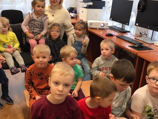  Zavišonių bibliotekoje vyko edukacinis projektas „Linksmasis menas“