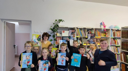 Jašiūnų bibliotekoje svečiavosi gimnazistai