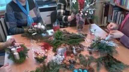 Dainavos bibliotekoje vyko Kalėdinių kompozicijų kūrimas