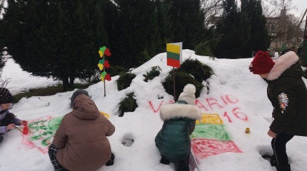 Vasario 16-osios minėjimas Akmenynės bibliotekoje