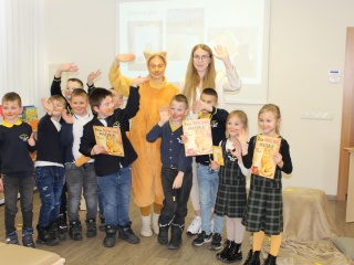Šalčininkų bibliotekoje svečiavosi rašytoja, iliustratorė Jovilė Jurkonytė