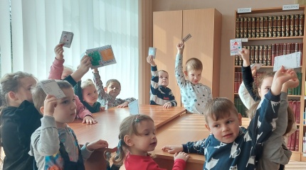 Turgelių bibliotekoje svečiavosi ikimokyklinukai