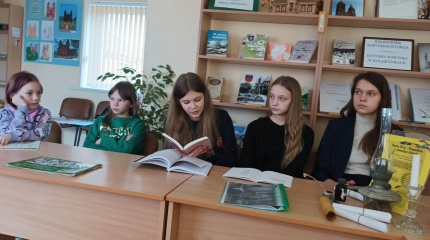 „Skaitome kraštiečių poetų kūrybą“