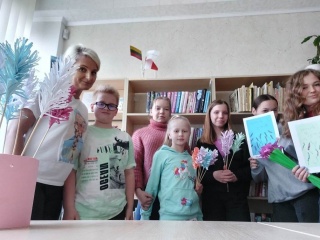 Motinos dienos minėjimas Tribonių bibliotekoje