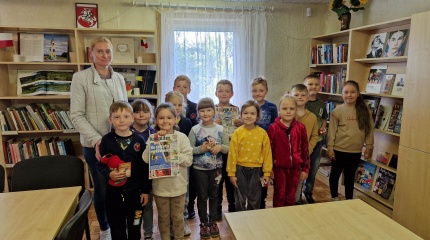 Skynimų bibliotekoje svečiavosi gimnazistai