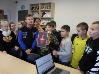 Šalčininkų bibliotekoje svečiavosi ketvirtokai