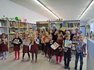 Linksmai praleistas laikas bibliotekoje