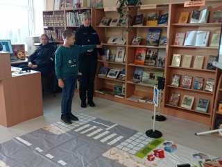 Poškonių bibliotekoje vyko edukacinė pamokėlė vaikams „Saugus kelias“