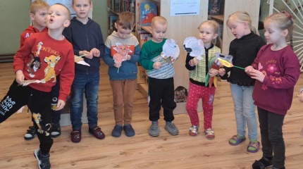 Mažūjų apsilankymas bibliotekoje