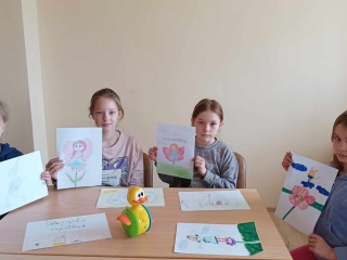 Garsinis skaitymas „Kelionė po pasaulio pasakas“