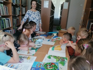Pasakų popietė „Kai beldžiasi vasara“