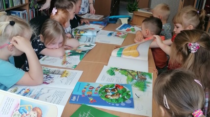 Pasakų popietė „Kai beldžiasi vasara“