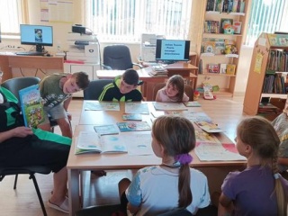 Literatūrinė popietė „Valandėlė su J. Tuvimo poezija“
