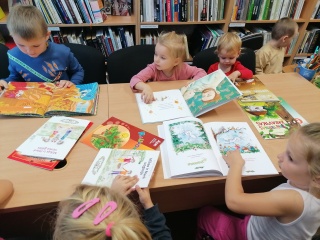Edukacinis užsiėmimas – rudeninių lapų aplikacija