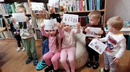 Pasakų valandėlė „Su pasaka linksmiau augti“