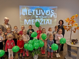 Edukacinė valandėlė „Pabelsk į stebuklingą medį“