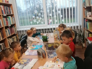 Edukacinėje valandėlėje „Kalėdinių girliandų gamyba“