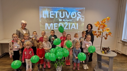 Edukacinė valandėlė „Pabelsk į stebuklingą medį“