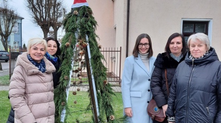 Eišiškių padalinys dalyvauja Eišiškių miesto eglučių alėjos kūrime