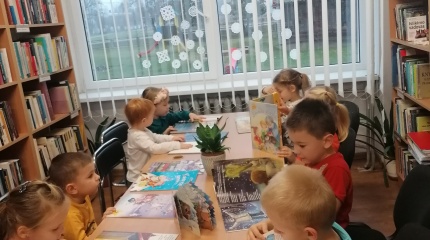 Edukacinėje valandėlėje „Kalėdinių girliandų gamyba“