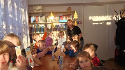 Edukacinis užsiėmimas vaikams „Kalėdinis knygų skirtukas“