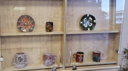 Šalčininkų bibliotekoje eksponuojama keramikos darbų paroda