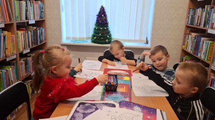 Mažieji skaitytojai susipažino su biblioteka