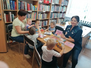 Mažųjų skaitytojų pažintis su biblioteka